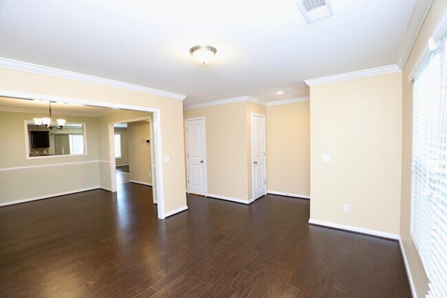 Building Photo - 1761 Nicholas Dr