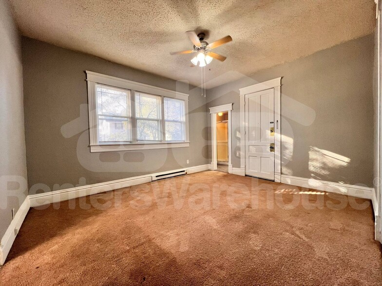 Building Photo - 3419 1st St