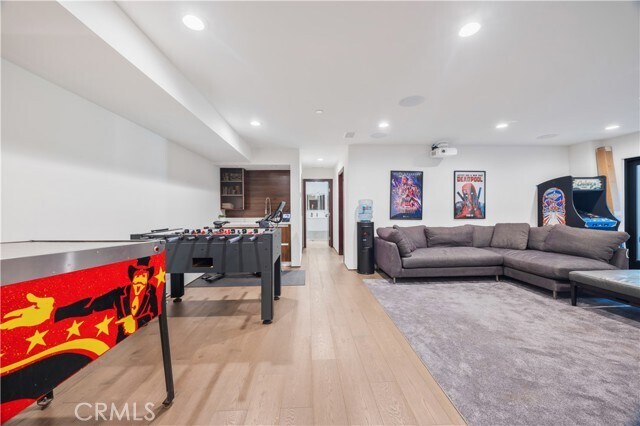 Building Photo - 332 Avenue E