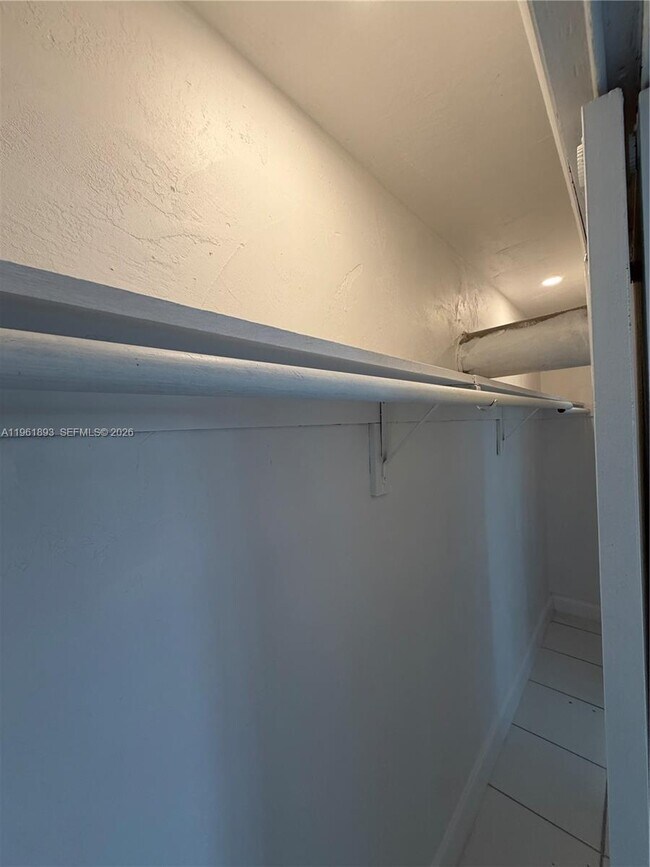 Building Photo - 17150 NE 23rd Ave