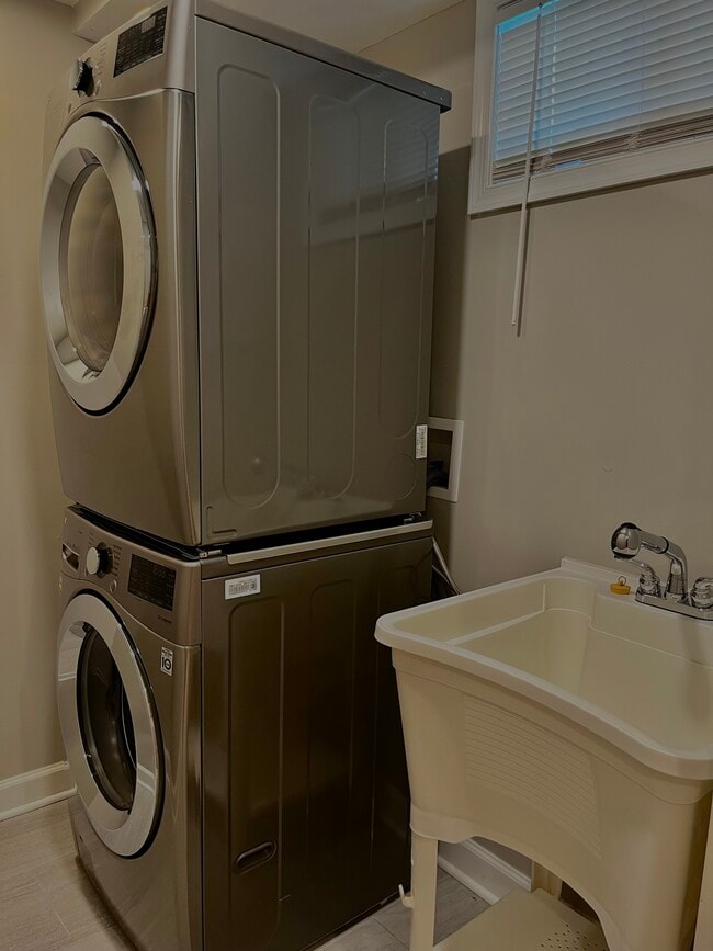 Laundry room - 5010 Kenilworth Ave