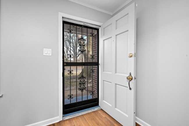 Building Photo - 1453 Colonial Rd