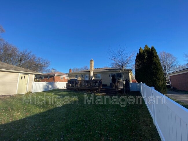 Building Photo - 14505 Shadywood Dr