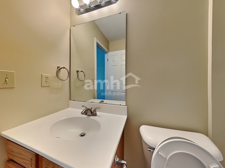 Building Photo - 2132 Lunar Ln