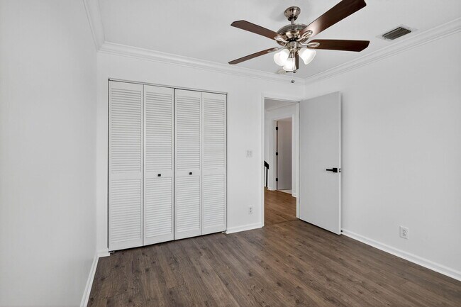 Building Photo - 8225 Pelican Harbour Dr
