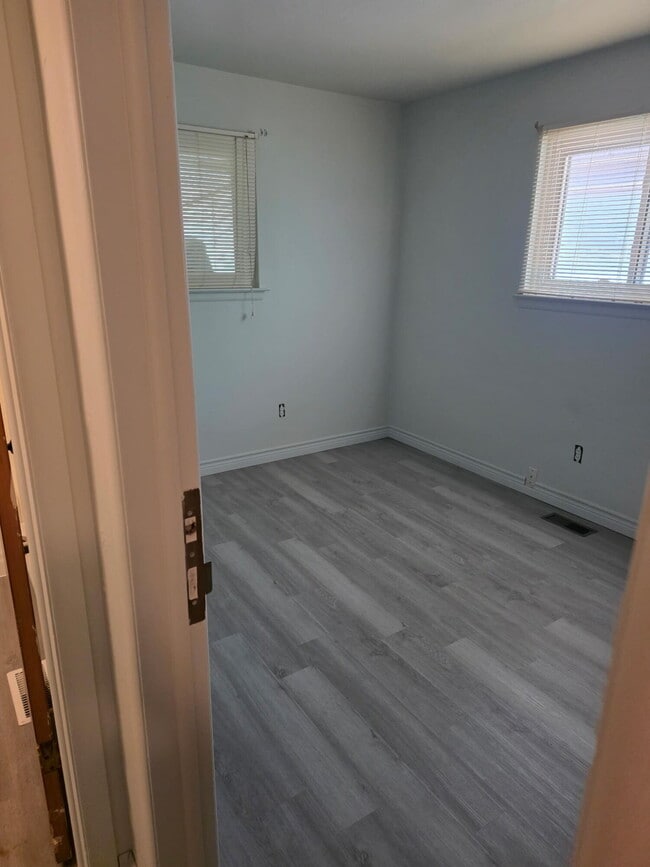 Building Photo - 672 Linda Vista Dr