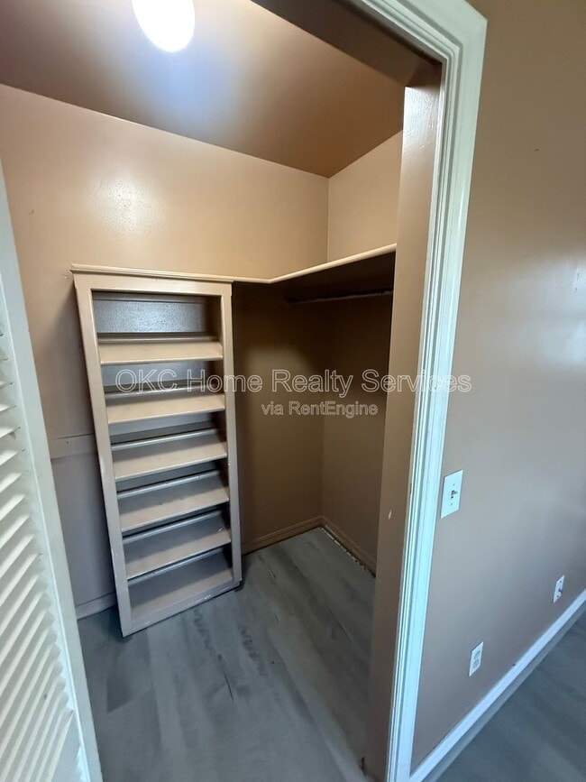 Building Photo - 118 SW 1st St