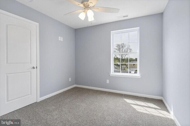 Building Photo - 802 Sixth Ave