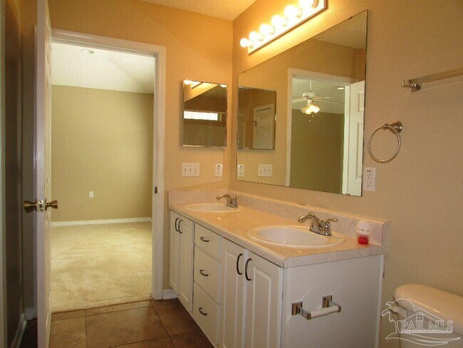 Building Photo - 1531 Newcastle Way