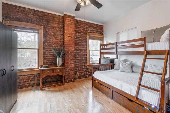 Building Photo - 1622 Grove Ave