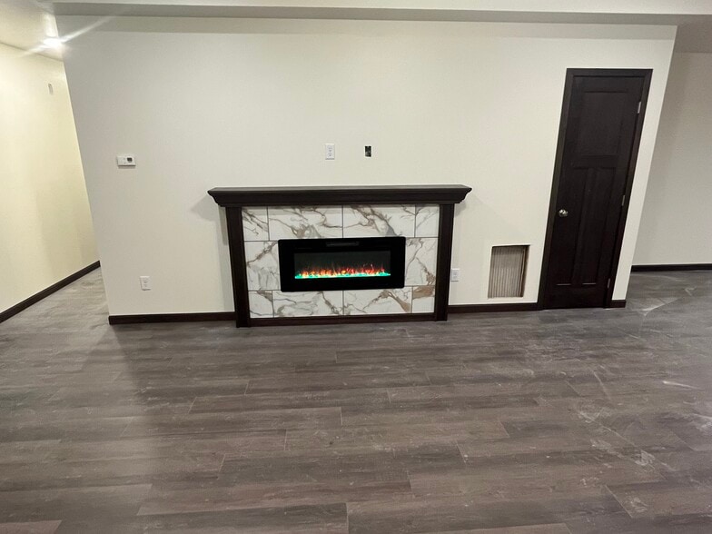 Building Photo - 1800 Sheldon Ave