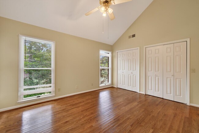 Building Photo - 1050 Cupp Ln