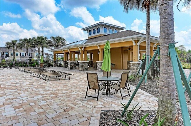 Building Photo - 11665 Rolling Green Dr