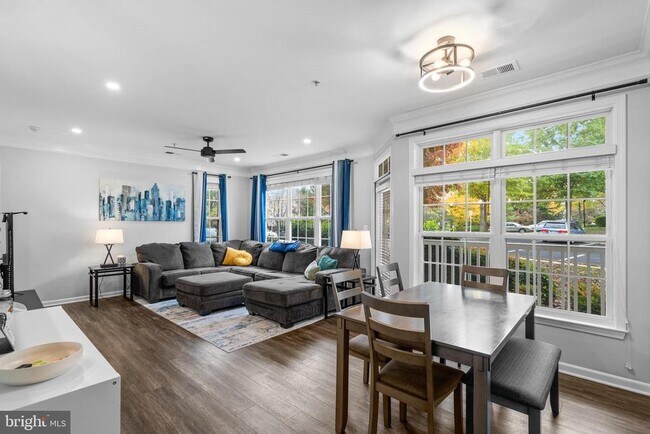 Building Photo - 501 Sunset View Terrace SE