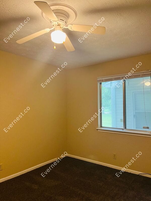 Building Photo - 810 Bellevue Rd
