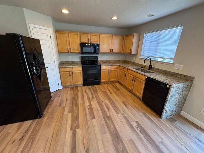 Building Photo - Completely Remodeled Home in Englewood