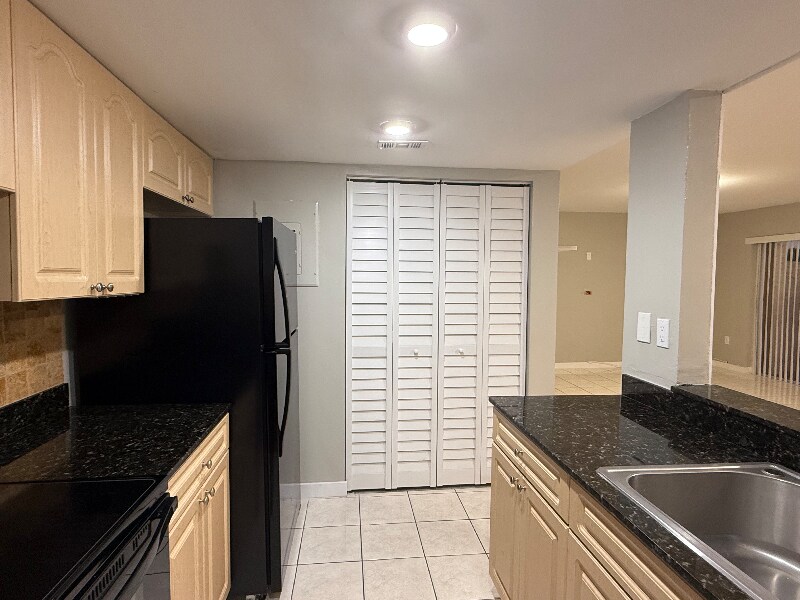 Building Photo - 8570 NW 3rd Ln