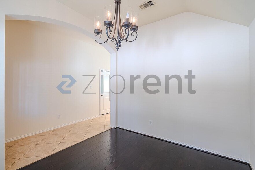 Building Photo - 2943 Fair Chase Dr