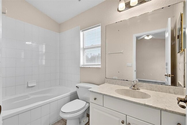 Building Photo - 9 Lytton Ln
