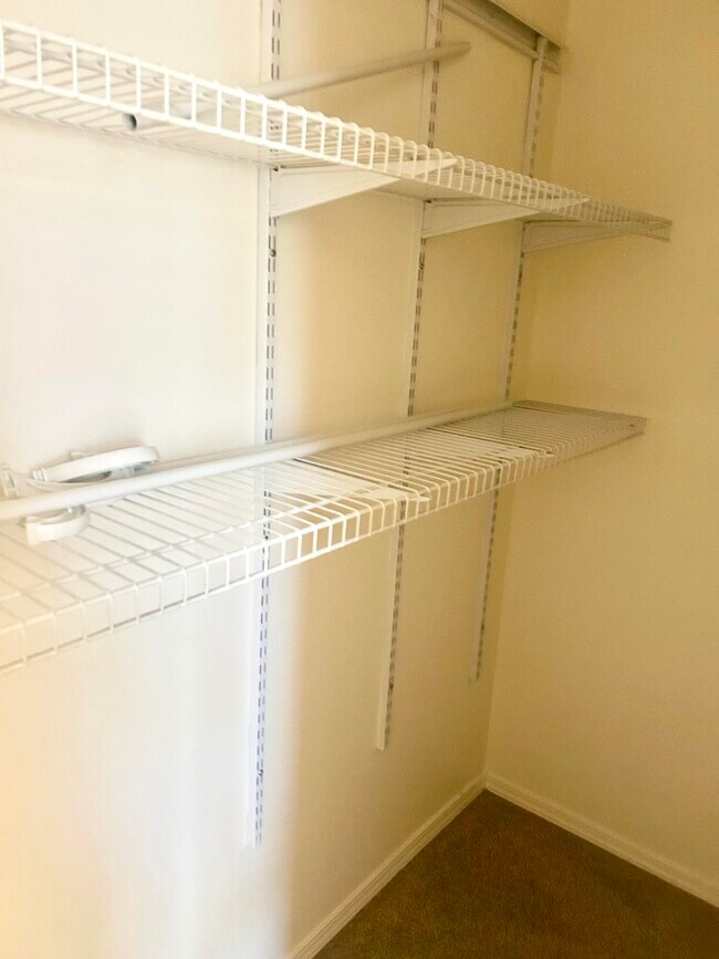 Building Photo - 1832 Shay-Lin Ct