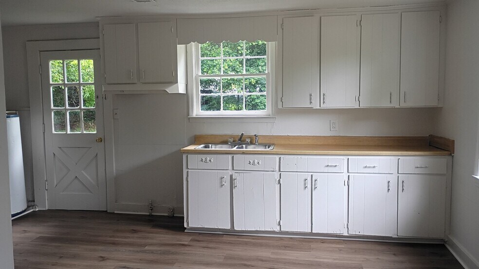 Building Photo - 569 Grenada Terrace