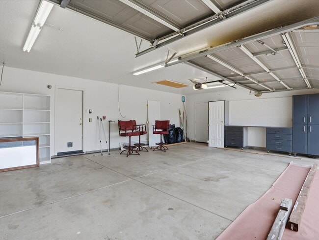 Building Photo - Spanish Springs Dream