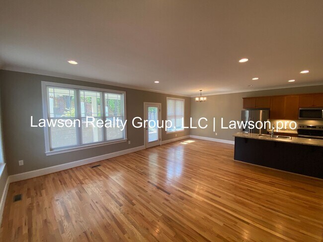 Building Photo - Craftsman Style One Level Living in Southw...