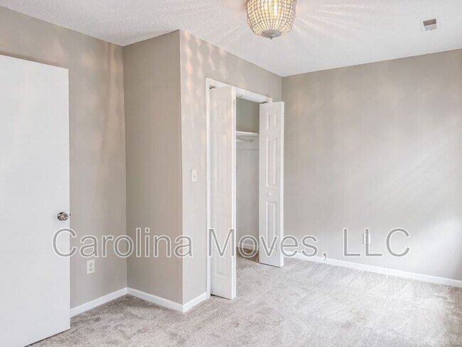 Building Photo - 205 Winterthur Dr