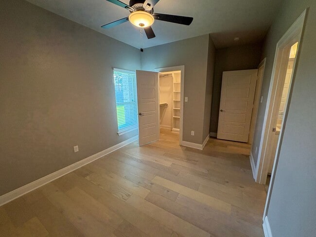 Building Photo - Available Now! Gorgeous 4 Bedroom 3 Bath i...