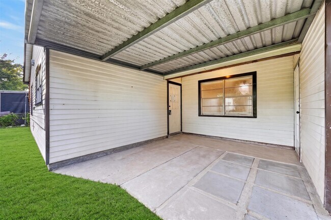 Building Photo - 7315 Marilyn Ln
