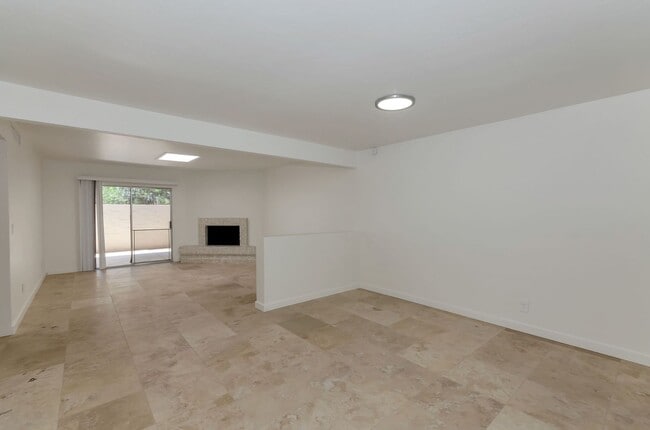 Building Photo - 2720 N Beverly Ave