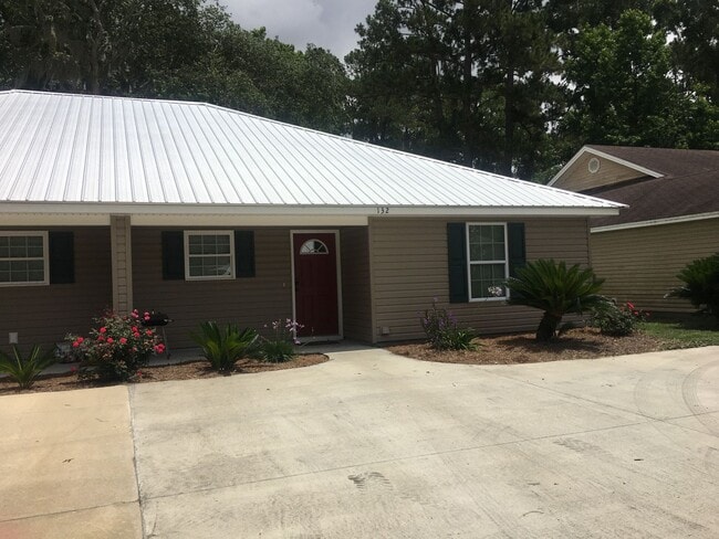 Building Photo - 132 Leeswood Cir