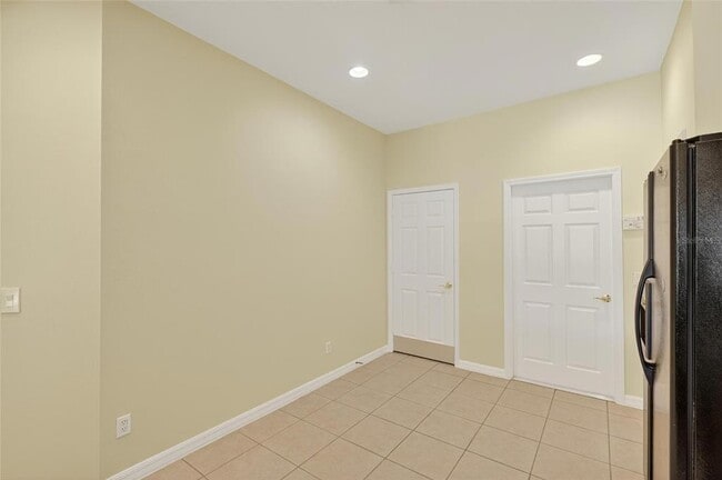 Building Photo - 5845 Sunset Falls Dr
