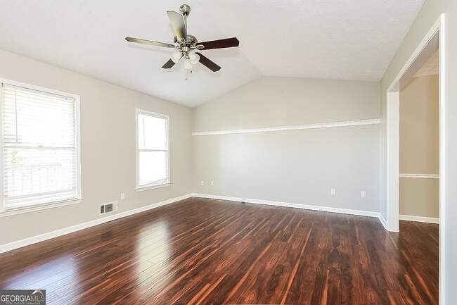 Building Photo - 16 Fairfield Way SW