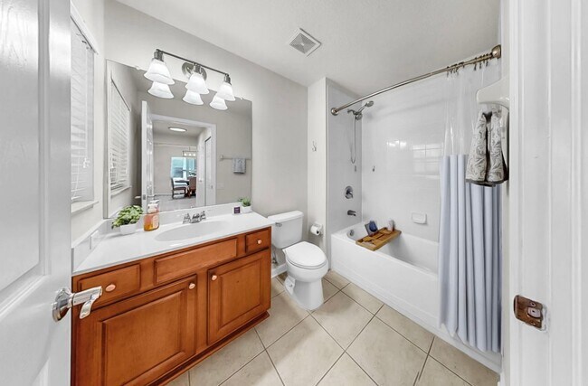 Building Photo - 10209 Spanish Breeze Ct