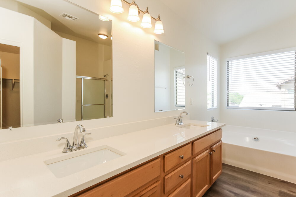 Building Photo - 3918 Escuda Dr