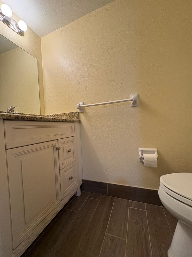 Building Photo - 802 Shorewinds Dr