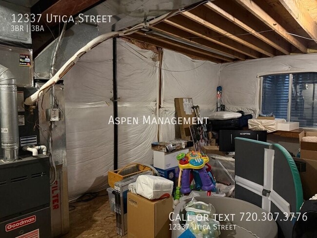 Building Photo - 12337 Utica St
