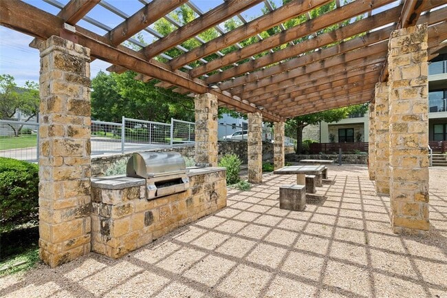Building Photo - 2804 Treble Ln
