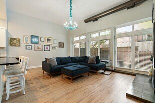 Building Photo - 1760 W Wrightwood Ave