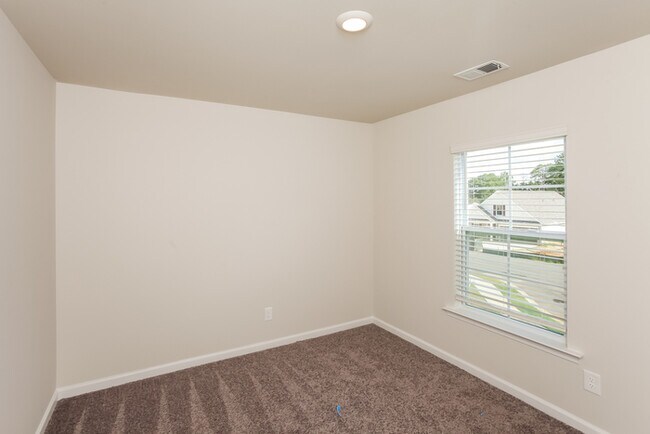 Building Photo - Brand New in Burnside Farms!