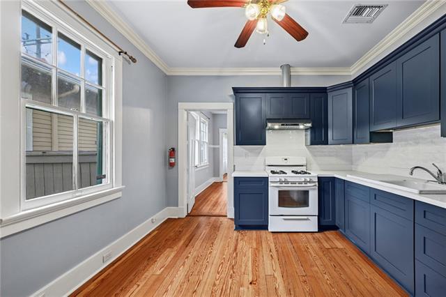 Building Photo - 1537 Annunciation St