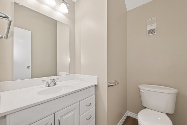 Building Photo - 10811 Richmond Ave.