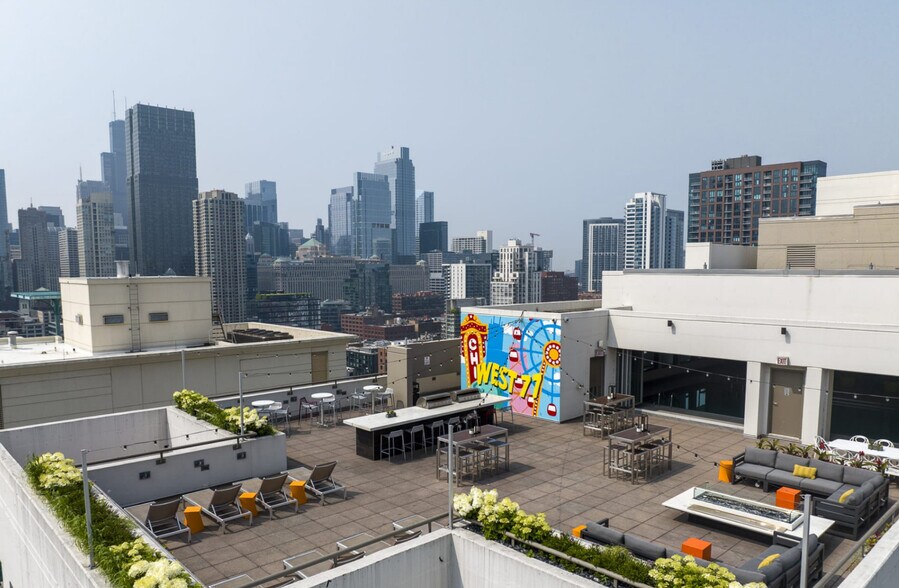 Building Photo - 70 W Huron St