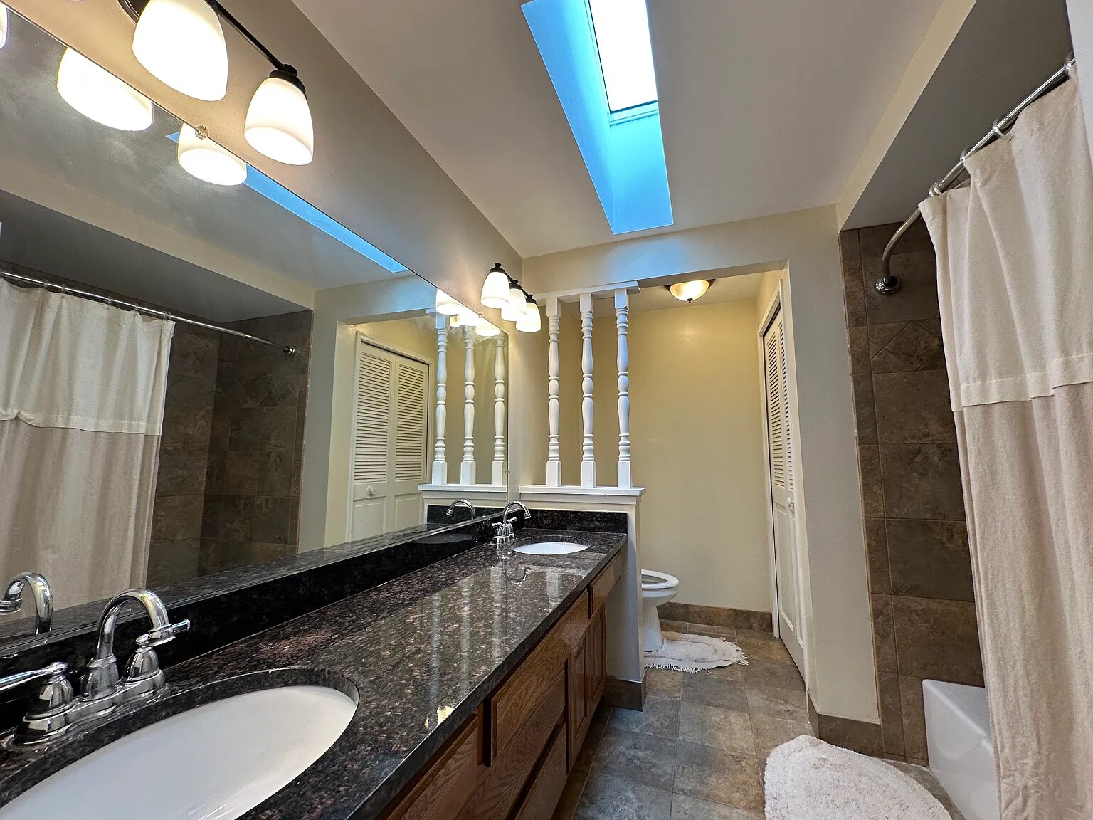 Building Photo - 2884 E Eisenhower Pky