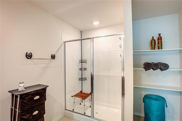 Building Photo - 1004 Basswood Ln