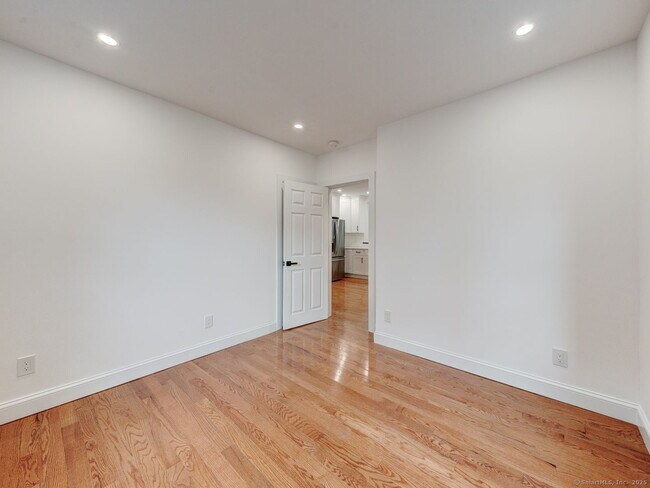 Building Photo - 44 Wallace Row