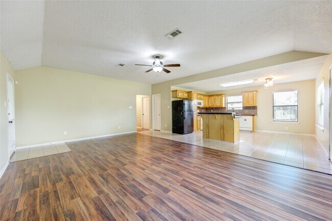 Building Photo - 9550 Thousand Oaks Loop