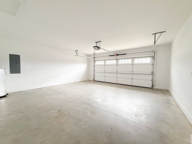 Building Photo - Brand-New 3-Bedroom Home with Maintenance-Free Living and 2-Car Garage in Westbrook Farms