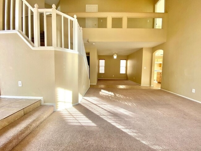 Building Photo - 8009 Dover Shores Ave